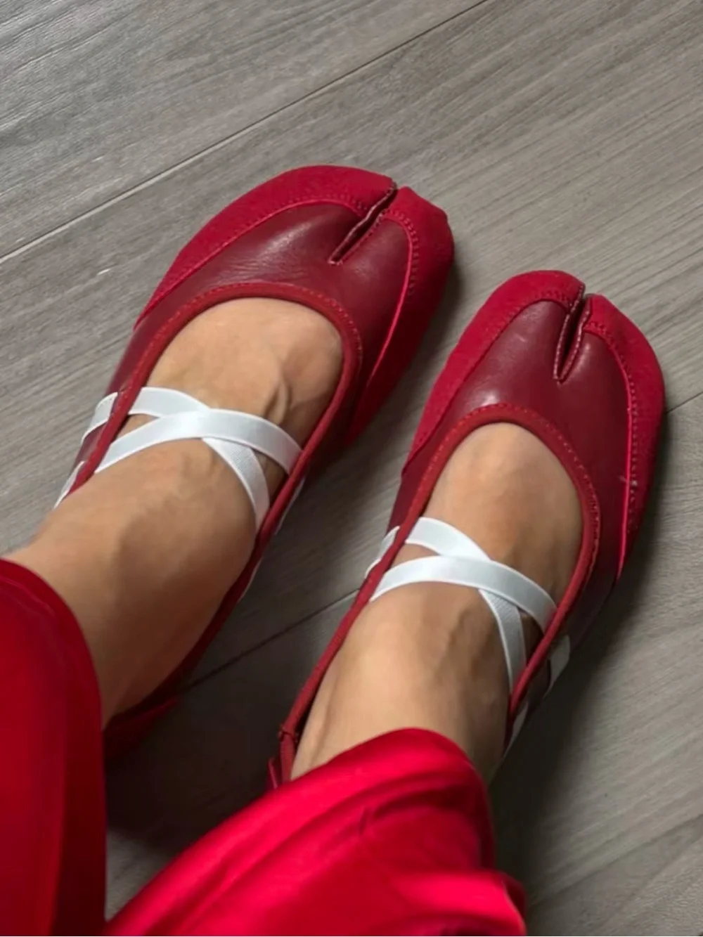 Red Split-Toe Tabi Ballet Flats with Elastic Cross Straps